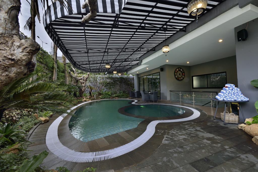 Amaroossa Cosmo Jakarta Exterior photo