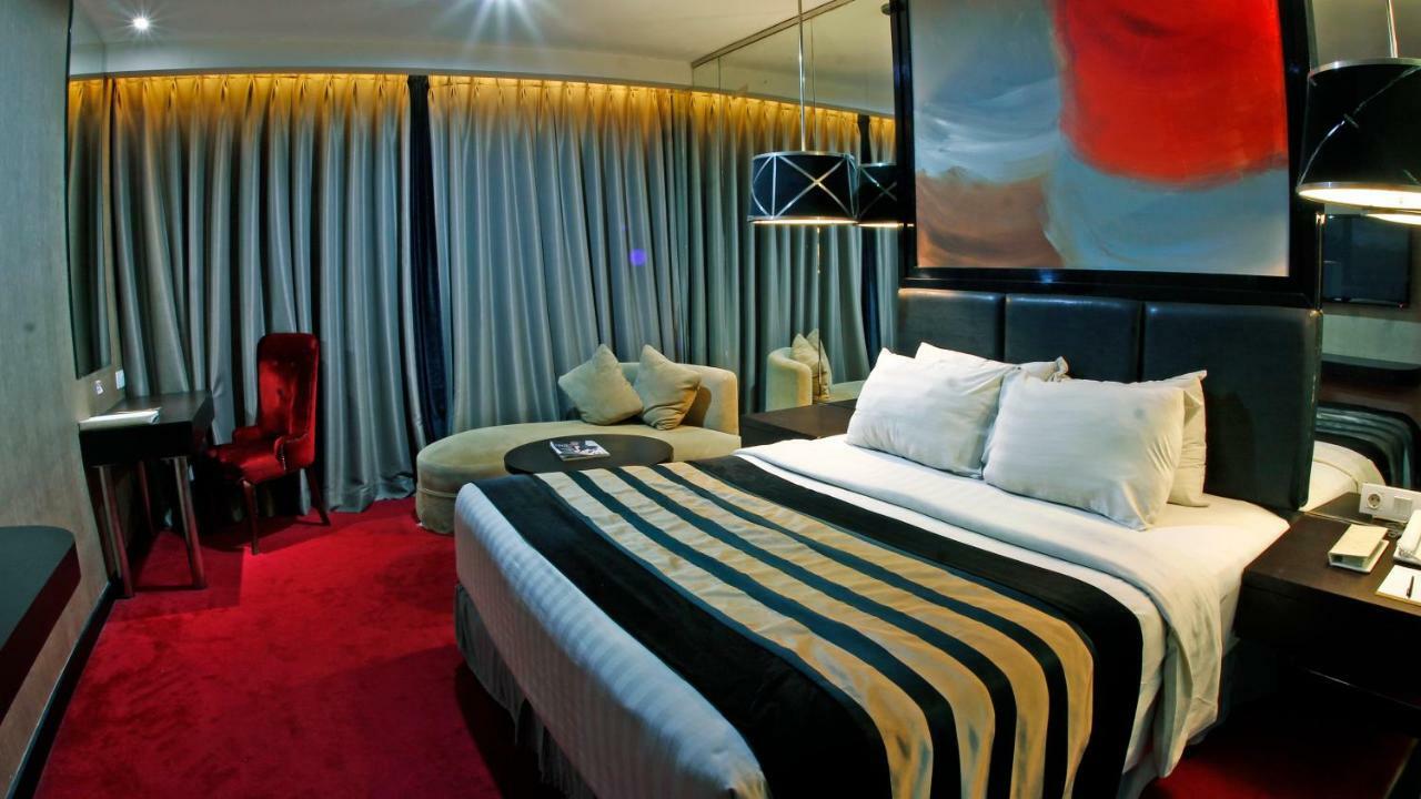 Amaroossa Cosmo Jakarta Exterior photo