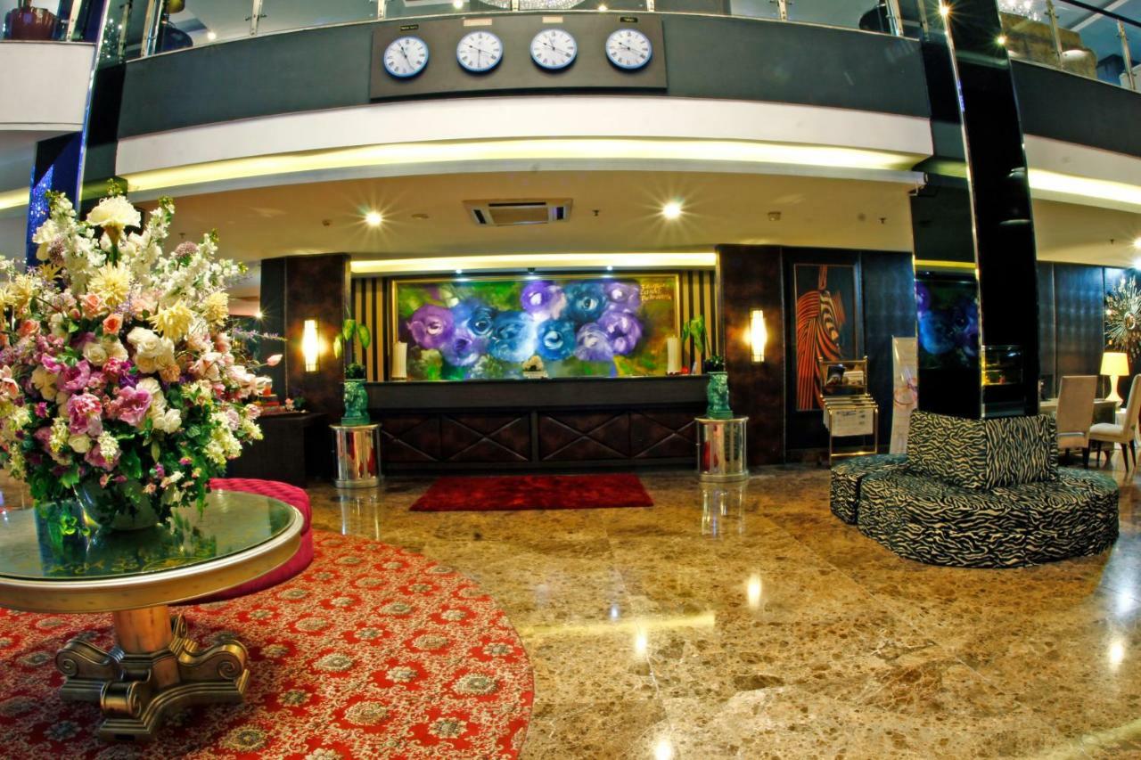 Amaroossa Cosmo Jakarta Exterior photo