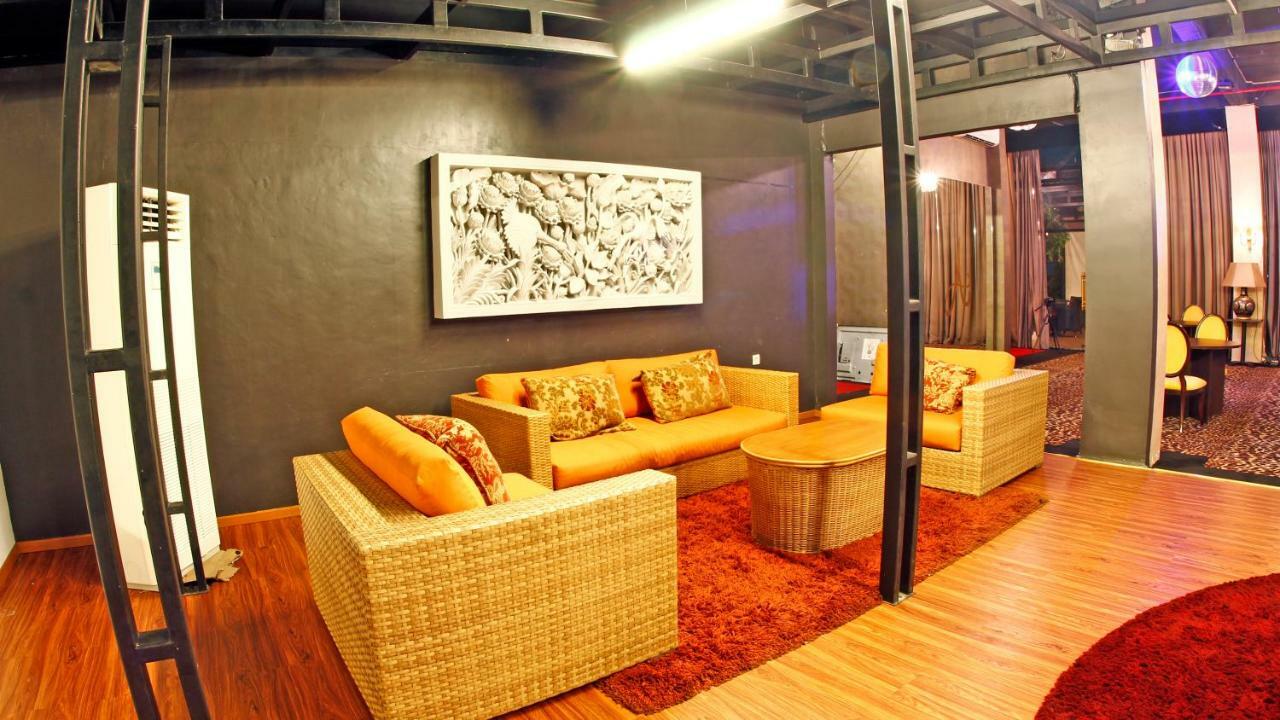 Amaroossa Cosmo Jakarta Exterior photo